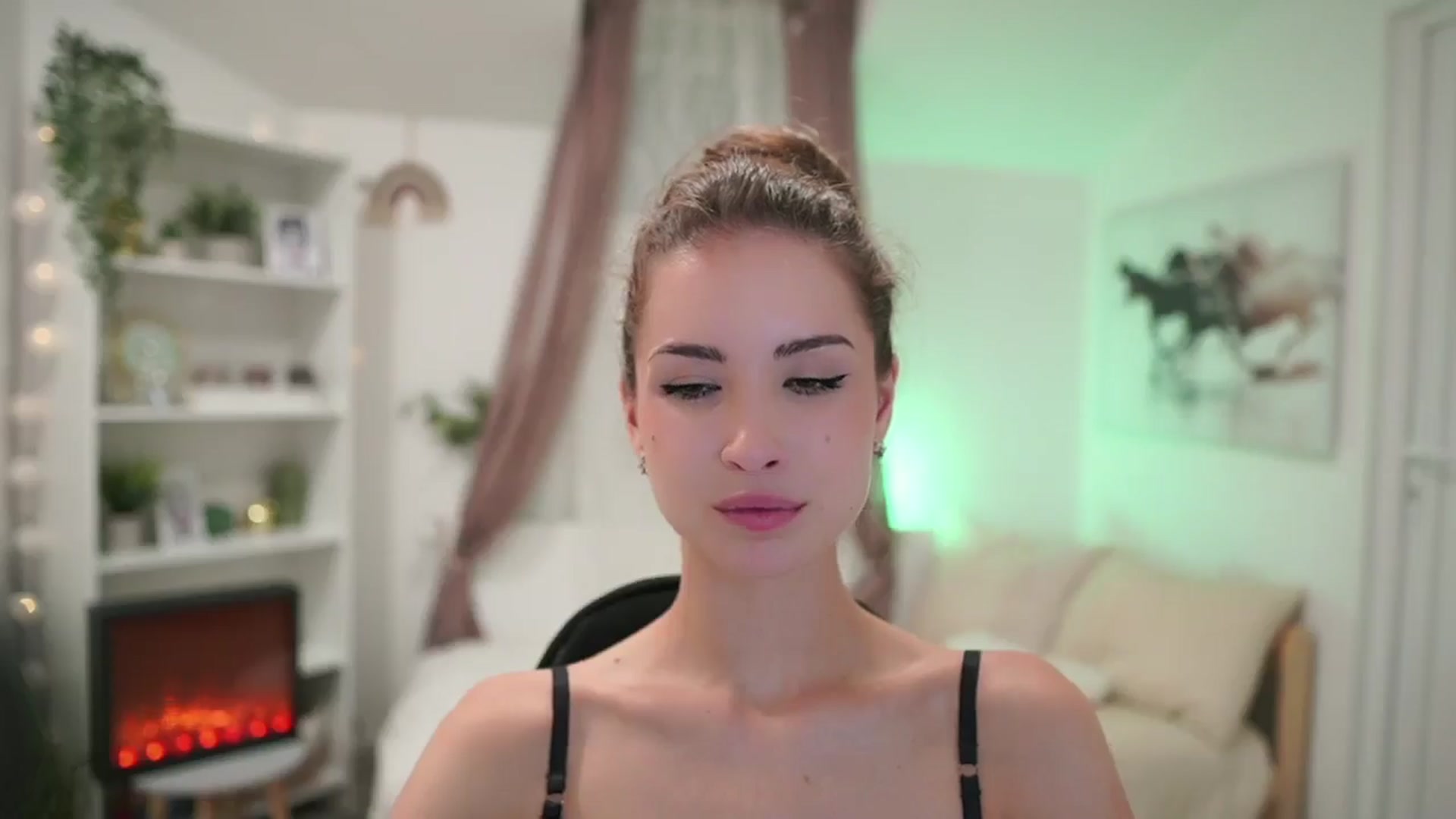 Gallery image thumbnail from Shy_jane's myfreecams stream on, 07/08/2024, 16:56 image 3 of 20