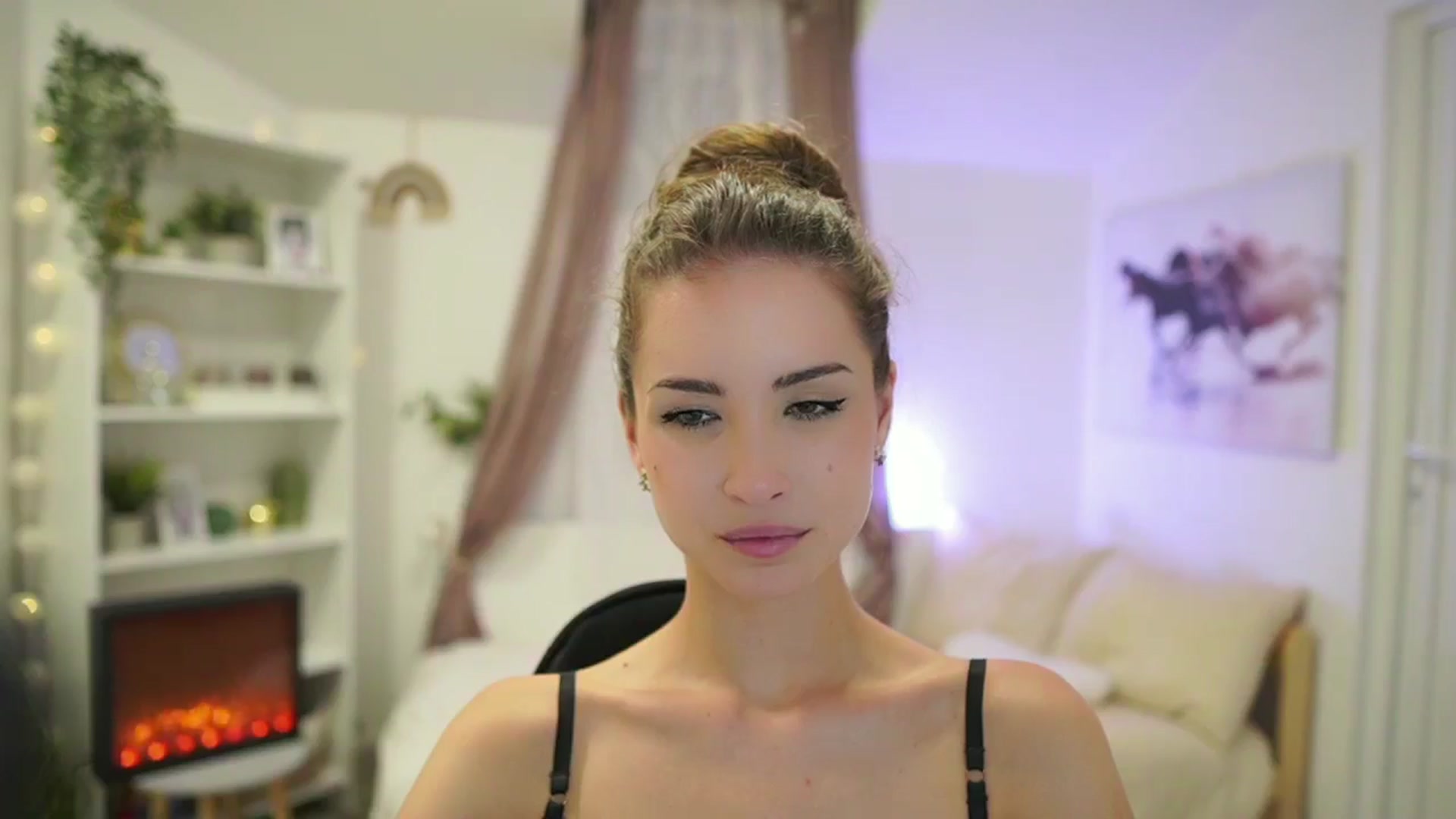 Gallery image thumbnail from Shy_jane's myfreecams stream on, 07/08/2024, 16:56 image 5 of 20