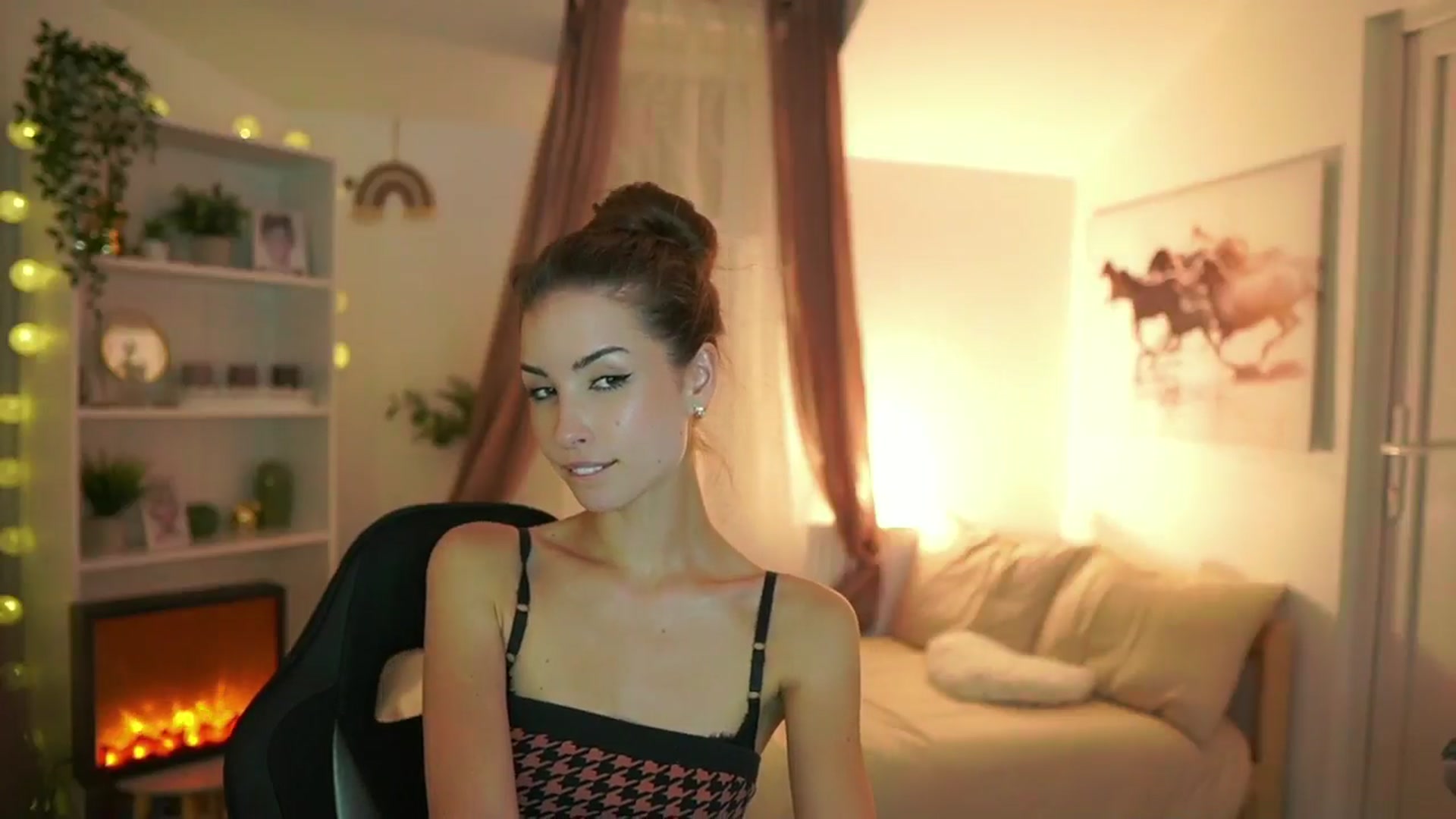 Gallery image thumbnail from Shy_jane's myfreecams stream on, 07/08/2024, 17:41 image 4 of 20