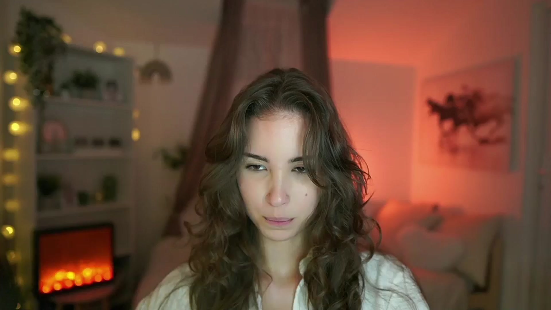 Gallery image thumbnail from Shy_jane's myfreecams stream on, 07/16/2024, 16:06 image 10 of 20