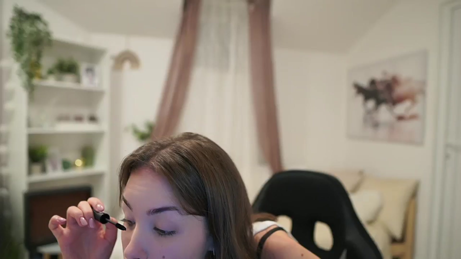 Gallery image thumbnail from Shy_jane's myfreecams stream on, 07/17/2024, 07:45 image 1 of 20
