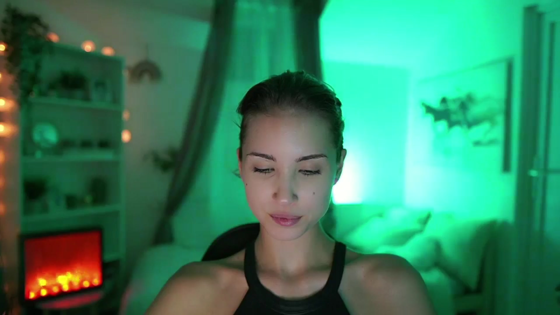 Gallery image thumbnail from Shy_jane's myfreecams stream on, 07/25/2024, 14:18 image 9 of 20
