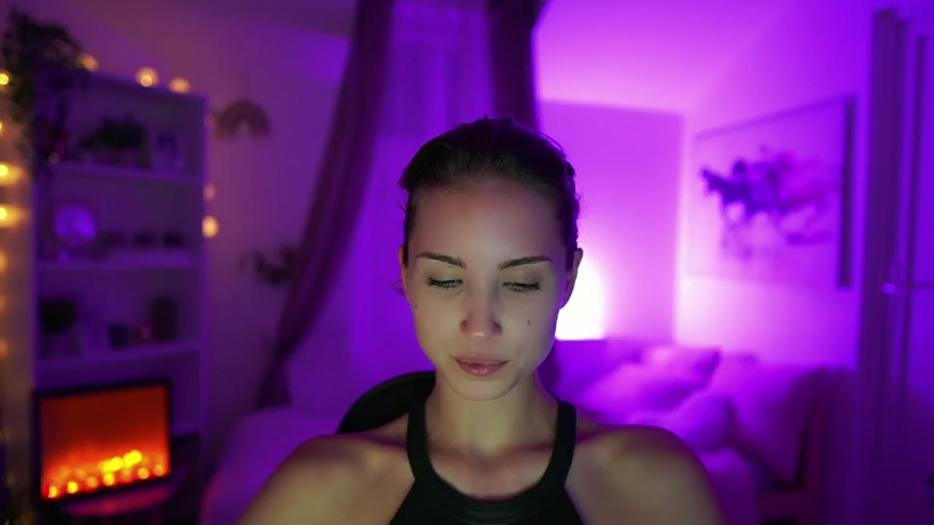 Gallery image thumbnail from Shy_jane's myfreecams stream on, 07/25/2024, 14:18 image 8 of 20