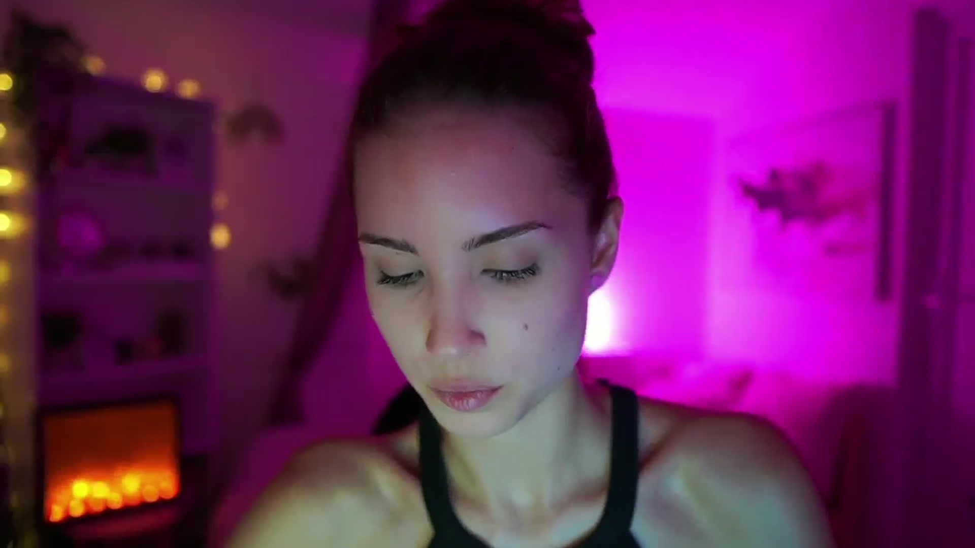 Gallery image thumbnail from Shy_jane's myfreecams stream on, 07/25/2024, 14:18 image 16 of 20
