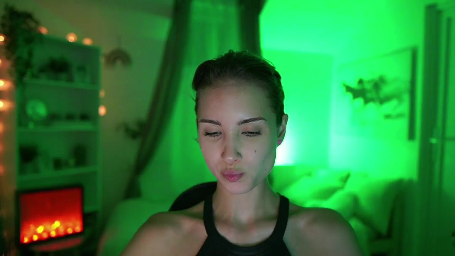 Gallery image thumbnail from Shy_jane's myfreecams stream on, 07/25/2024, 14:18 image 12 of 20