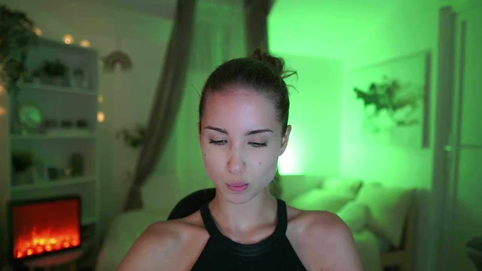 Gallery image thumbnail from Shy_jane's myfreecams stream on, 07/25/2024, 16:18 image 2 of 20