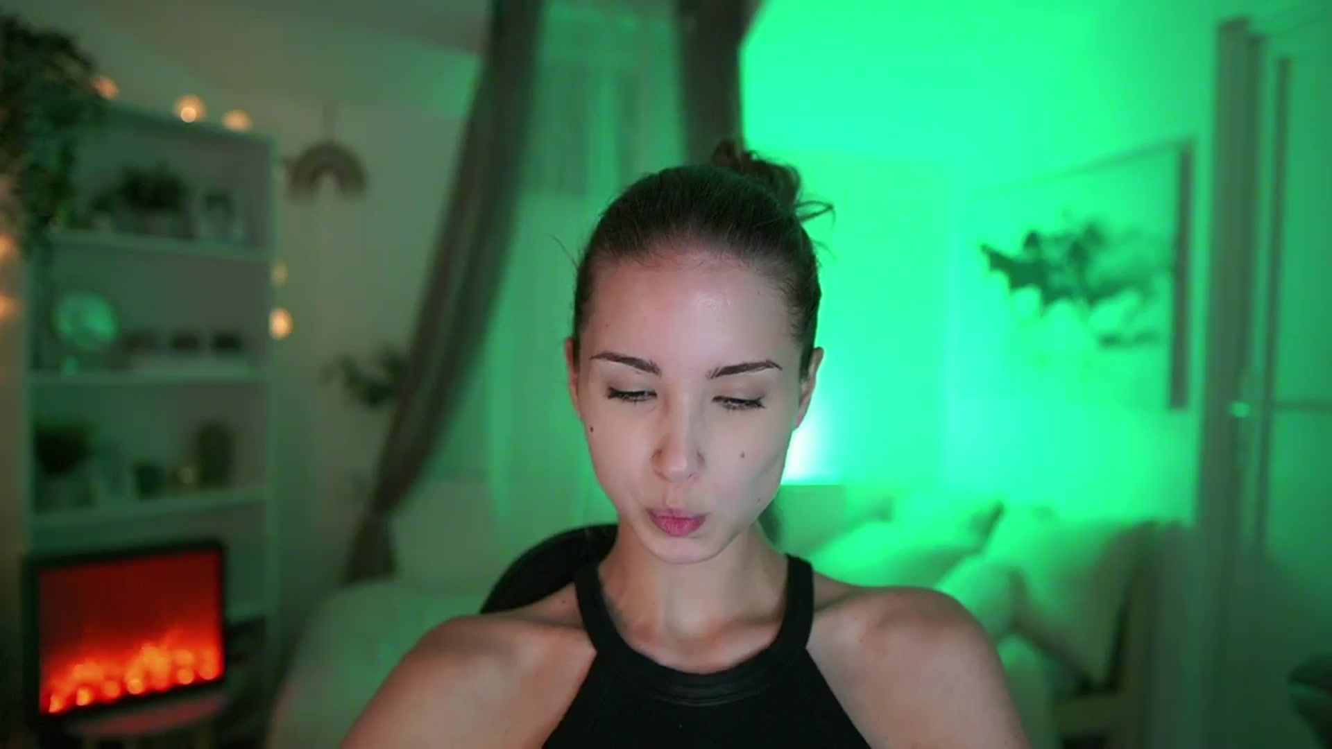 Gallery image thumbnail from Shy_jane's myfreecams stream on, 07/25/2024, 16:18 image 3 of 20