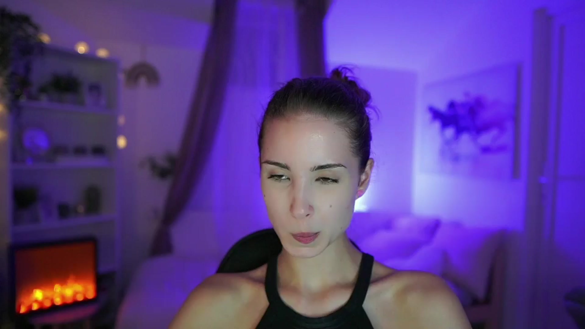 Gallery image thumbnail from Shy_jane's myfreecams stream on, 07/25/2024, 17:28 image 6 of 20