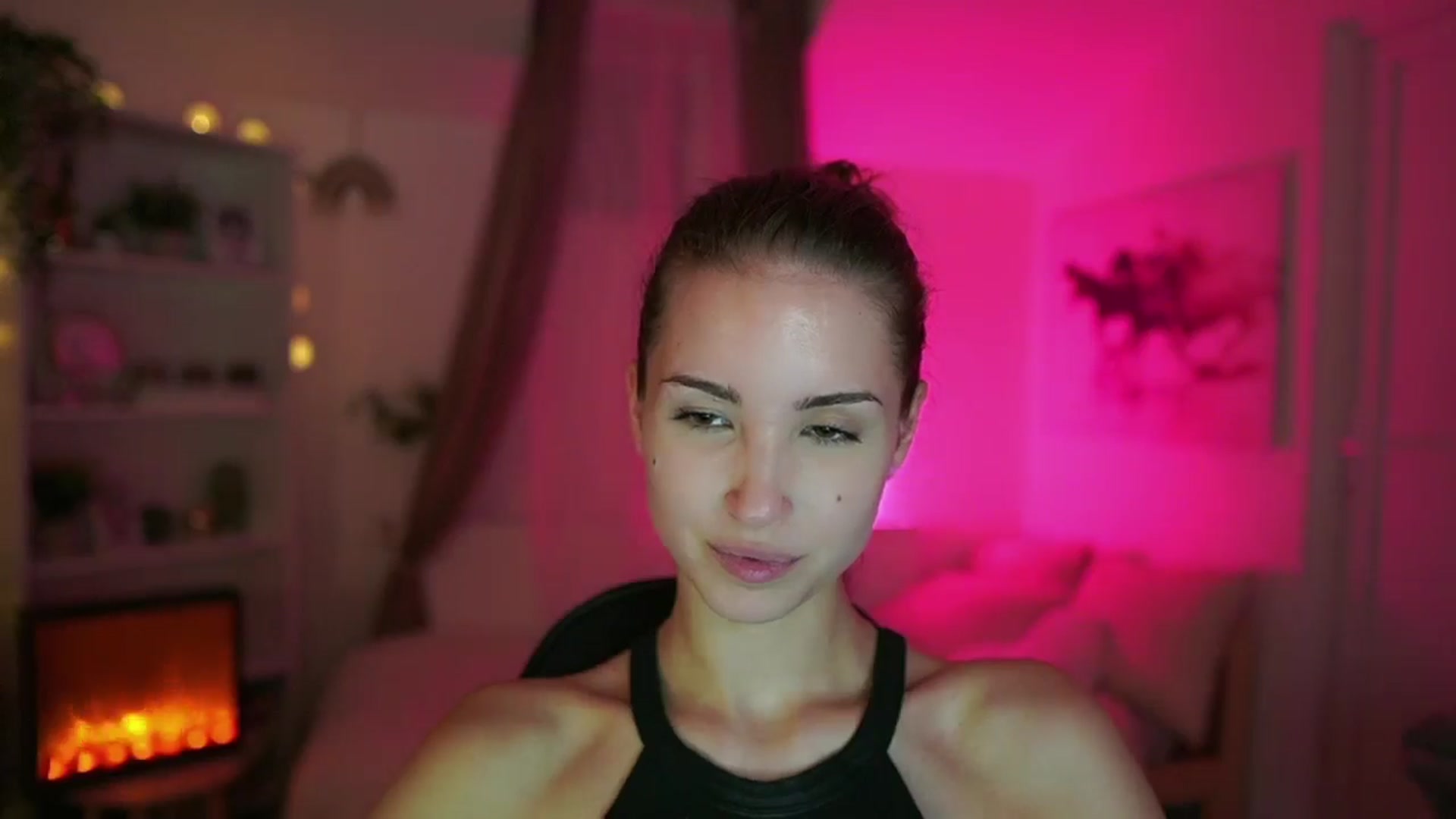 Gallery image thumbnail from Shy_jane's myfreecams stream on, 07/25/2024, 17:28 image 12 of 20