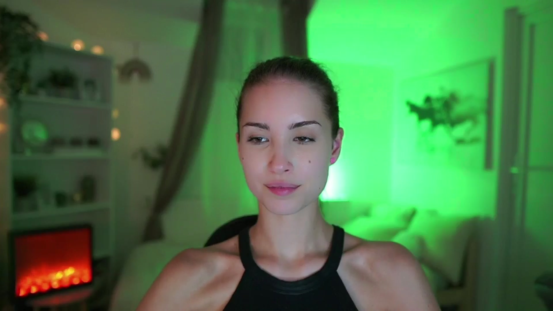 Gallery image thumbnail from Shy_jane's myfreecams stream on, 07/25/2024, 17:28 image 9 of 20