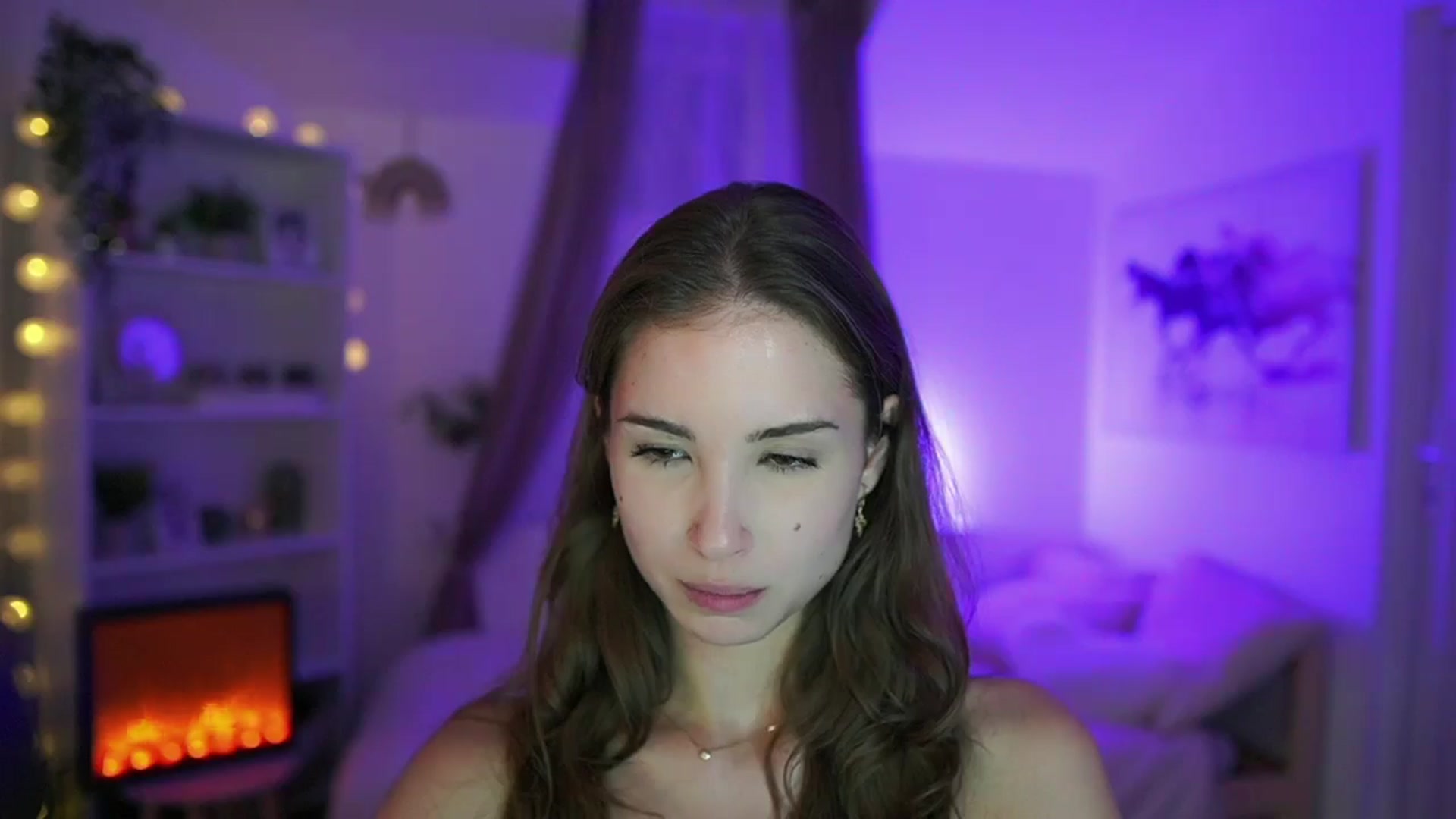 Gallery image thumbnail from Shy_jane's myfreecams stream on, 07/28/2024, 16:29 image 16 of 20