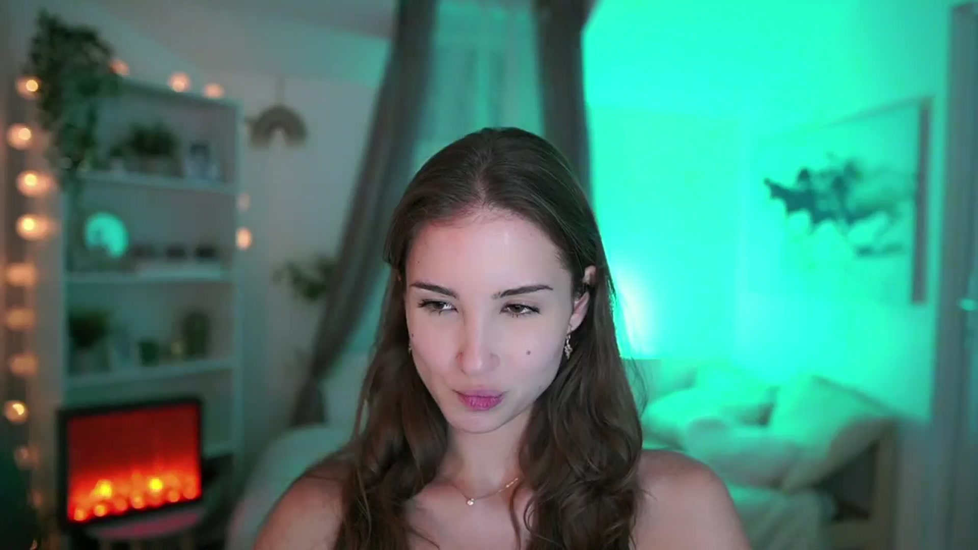 Gallery image thumbnail from Shy_jane's myfreecams stream on, 07/28/2024, 16:29 image 9 of 20