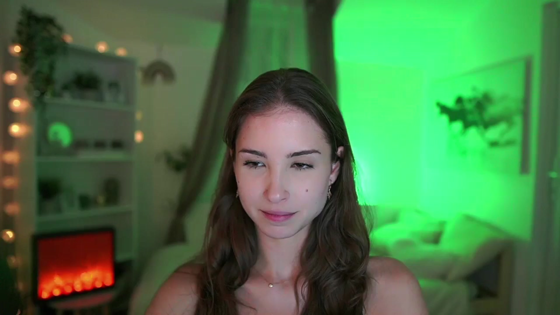 Gallery image thumbnail from Shy_jane's myfreecams stream on, 07/28/2024, 16:29 image 13 of 20