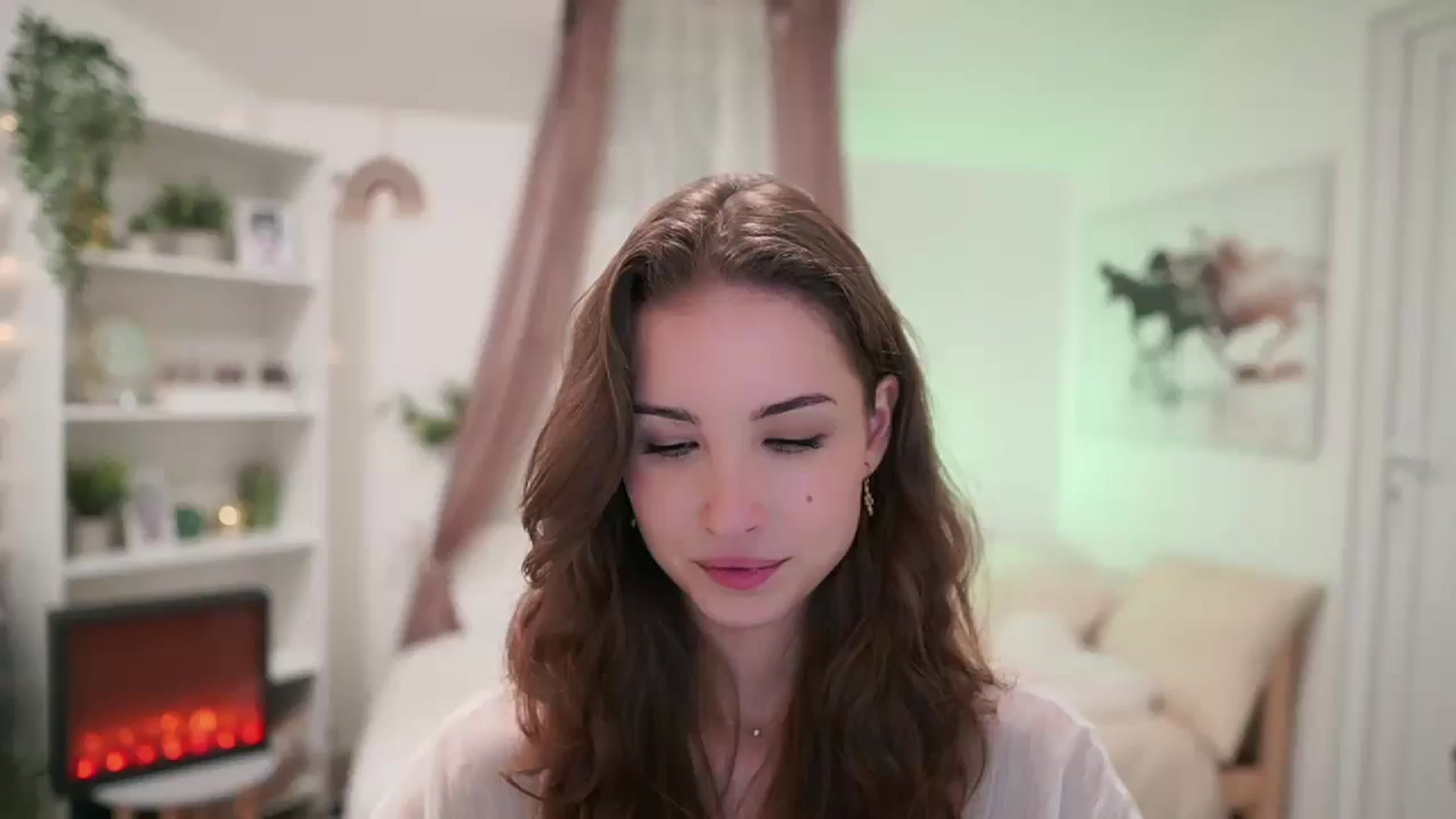 Gallery image thumbnail from Shy_jane's myfreecams stream on, 07/30/2024, 15:47 image 18 of 20