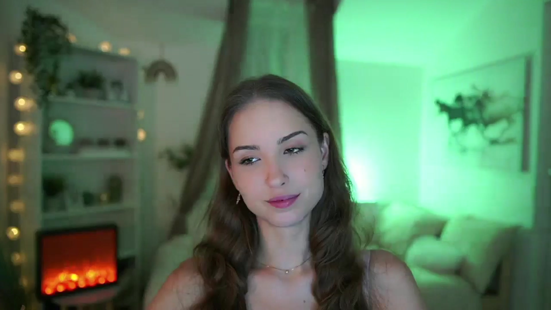 Gallery image thumbnail from Shy_jane's myfreecams stream on, 07/31/2024, 16:22 image 5 of 20
