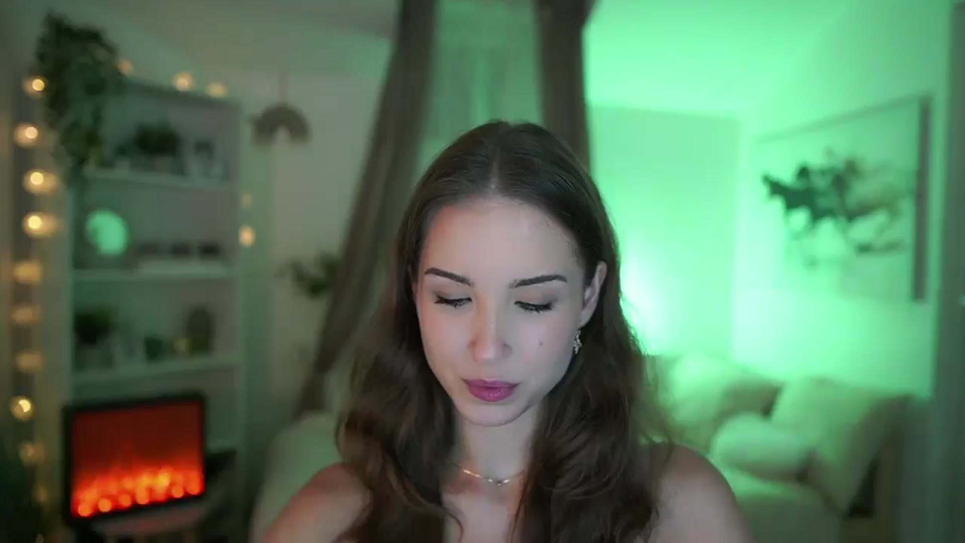 Gallery image thumbnail from Shy_jane's myfreecams stream on, 07/31/2024, 16:22 image 13 of 20