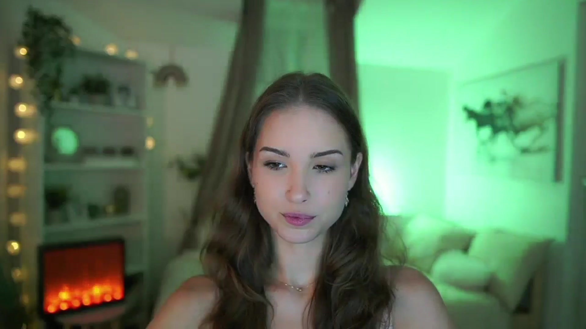 Gallery image thumbnail from Shy_jane's myfreecams stream on, 07/31/2024, 16:22 image 9 of 20