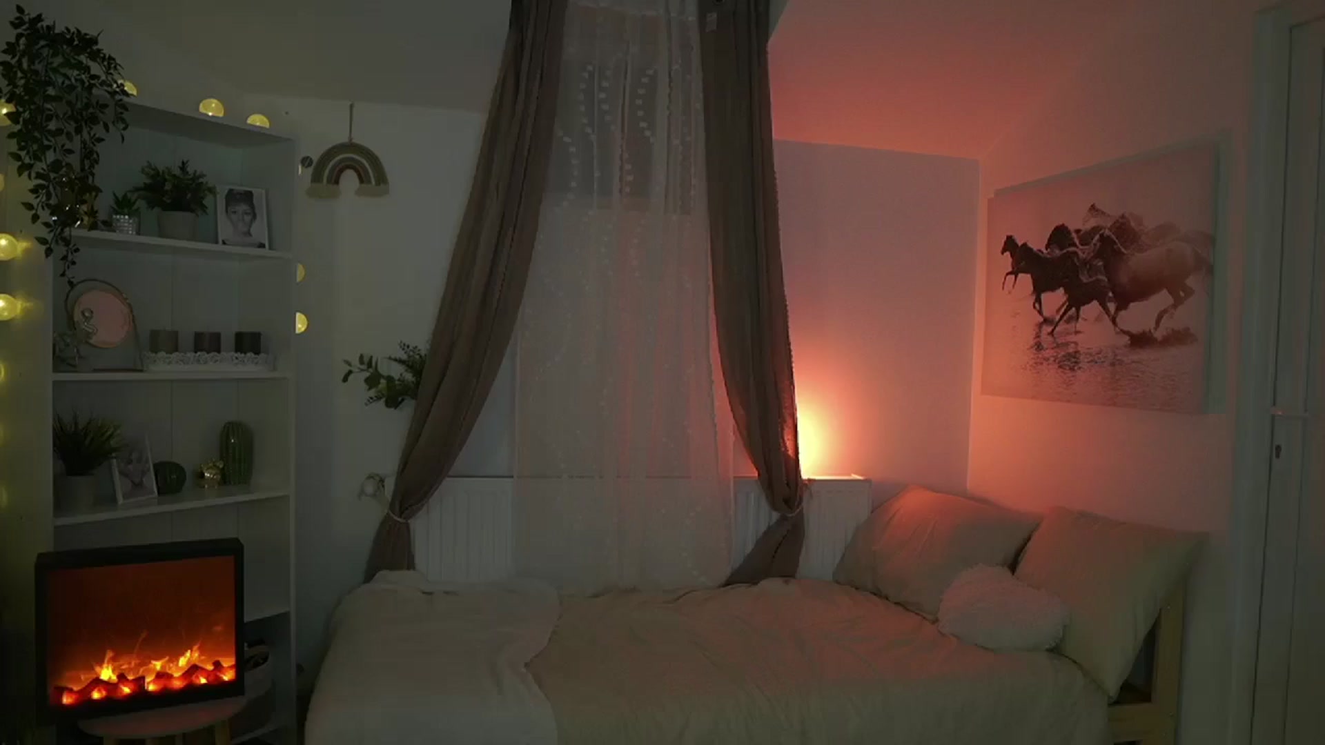 Gallery image thumbnail from Shy_jane's myfreecams stream on, 08/04/2024, 13:23 image 12 of 20