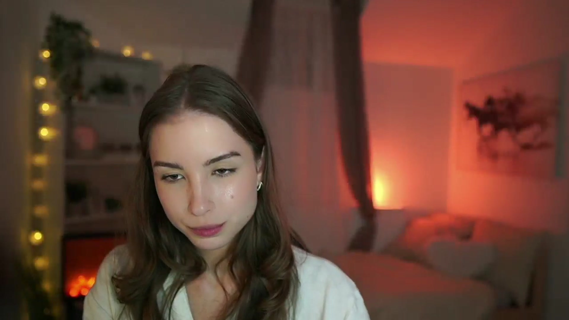 Gallery image thumbnail from Shy_jane's myfreecams stream on, 08/13/2024, 16:30 image 10 of 20