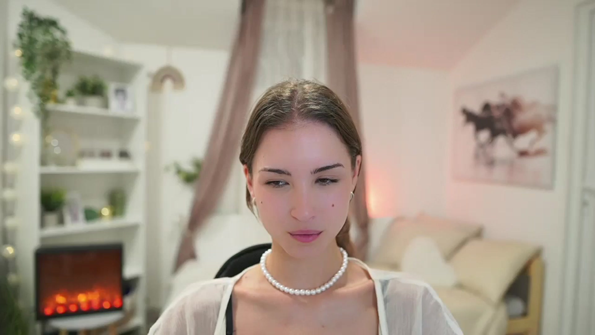 Gallery image thumbnail from Shy_jane's myfreecams stream on, 08/27/2024, 14:12 image 9 of 20