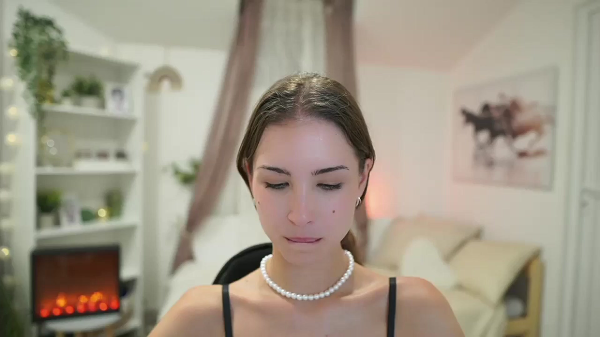 Gallery image thumbnail from Shy_jane's myfreecams stream on, 08/27/2024, 15:33 image 7 of 20