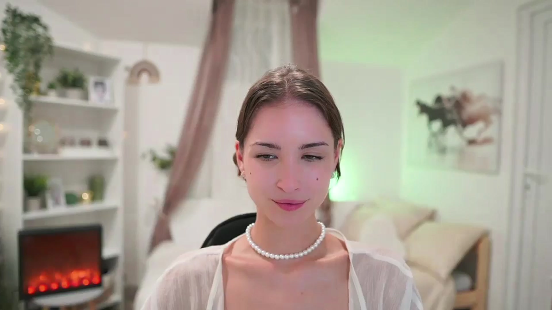 Gallery image thumbnail from Shy_jane's myfreecams stream on, 08/29/2024, 16:14 image 3 of 20