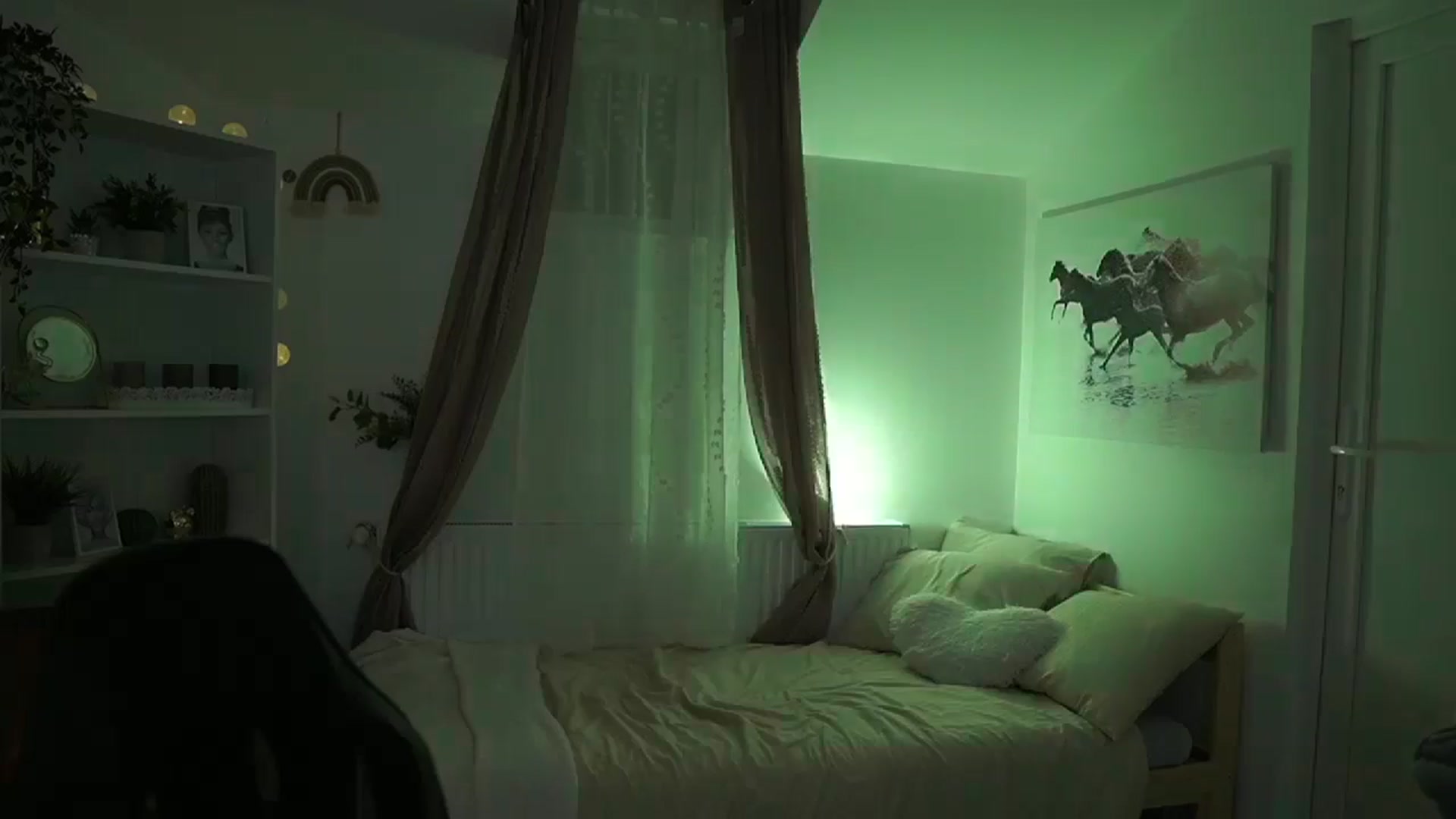 Gallery image thumbnail from Shy_jane's myfreecams stream on, 09/05/2024, 15:10 image 4 of 20