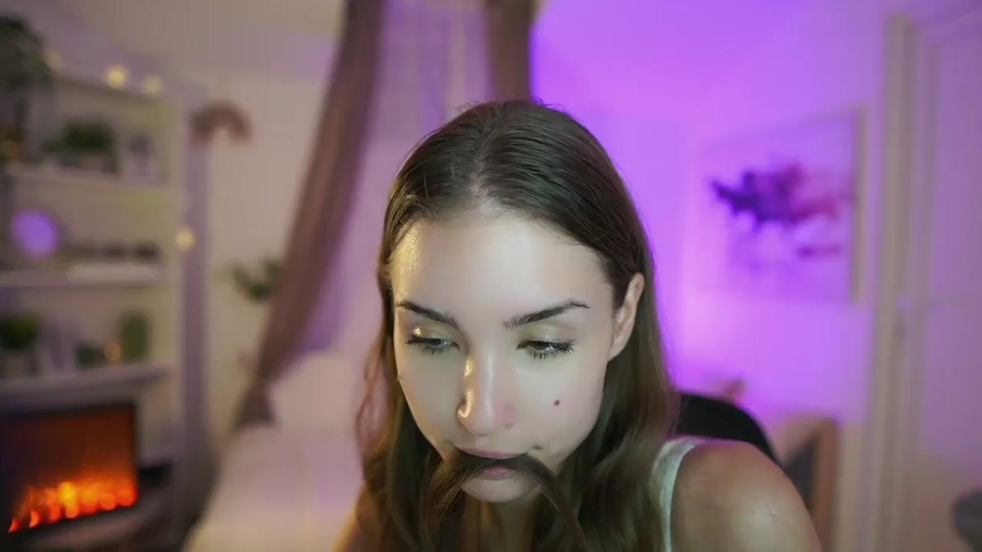 Gallery image thumbnail from Shy_jane's myfreecams stream on, 09/12/2024, 15:39 image 6 of 20