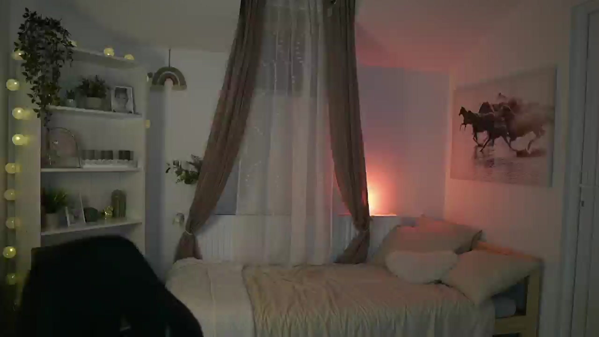 Gallery image thumbnail from Shy_jane's myfreecams stream on, 09/17/2024, 14:00 image 19 of 20