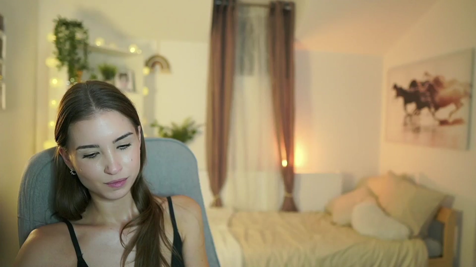Gallery image thumbnail from Shy_jane's myfreecams stream on, 10/07/2024, 16:28 image 9 of 20