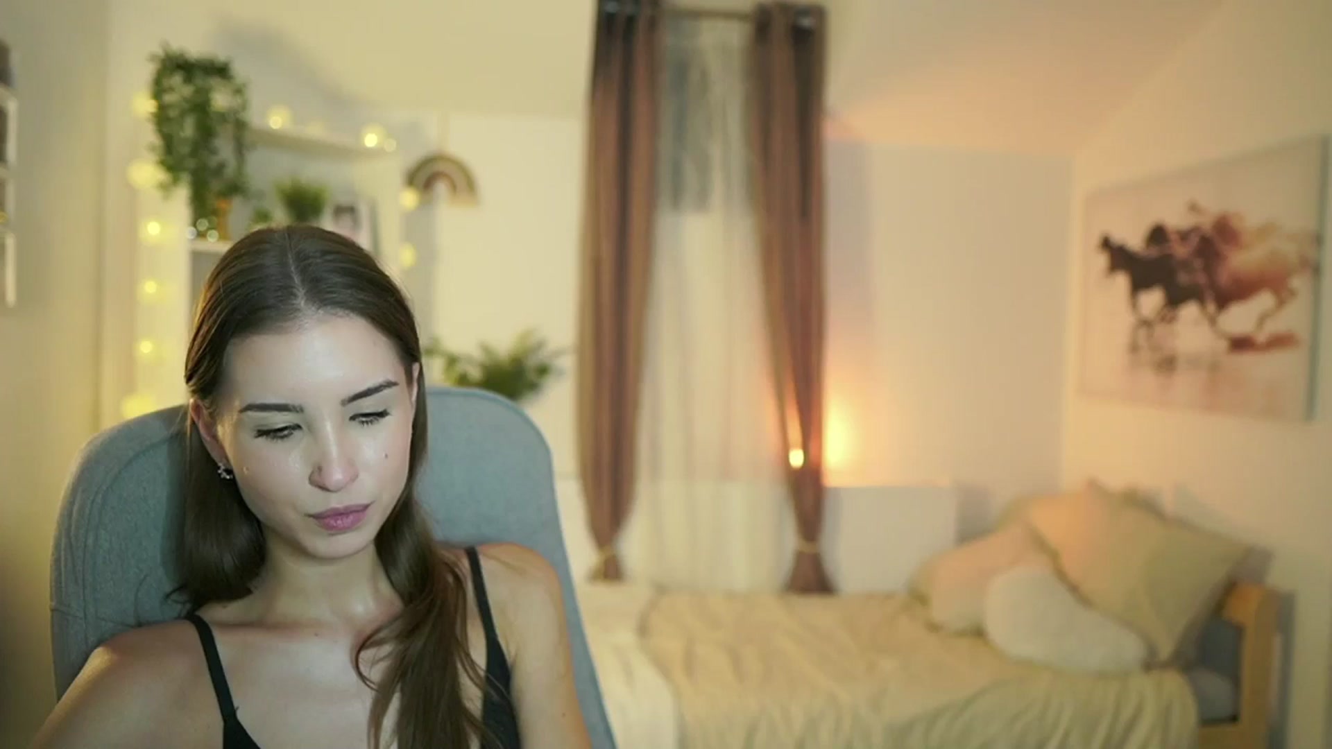 Gallery image thumbnail from Shy_jane's myfreecams stream on, 10/07/2024, 16:28 image 3 of 20