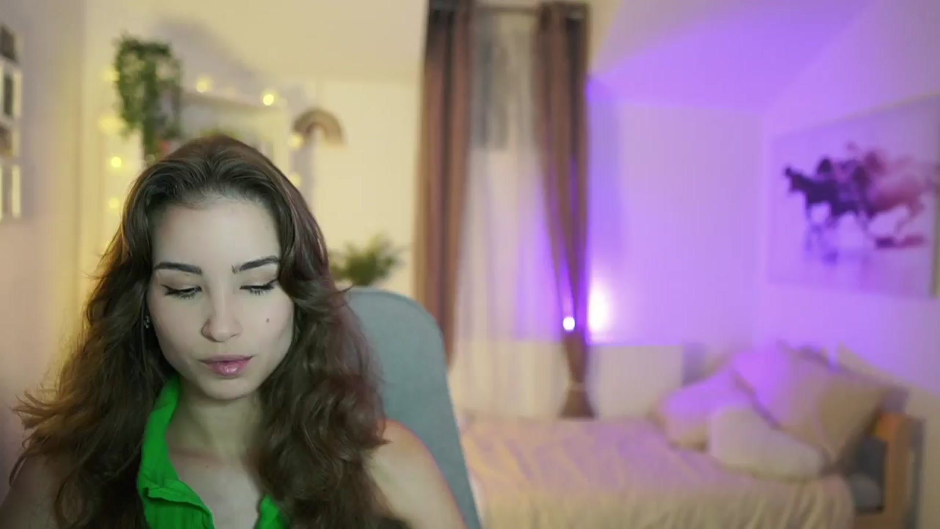 Gallery image thumbnail from Shy_jane's myfreecams stream on, 10/09/2024, 09:25 image 1 of 20