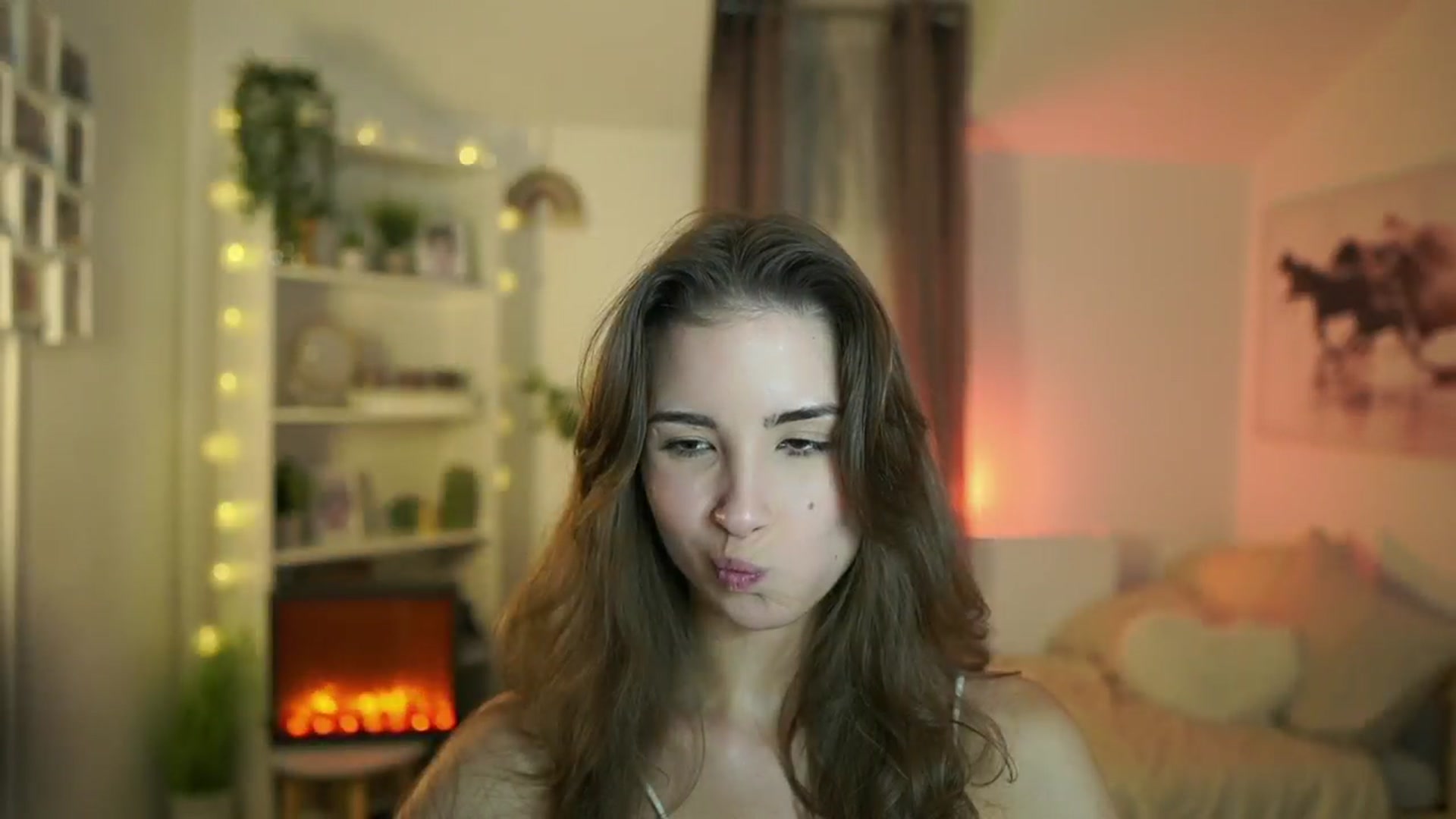 Gallery image thumbnail from Shy_jane's myfreecams stream on, 10/15/2024, 11:36 image 10 of 20