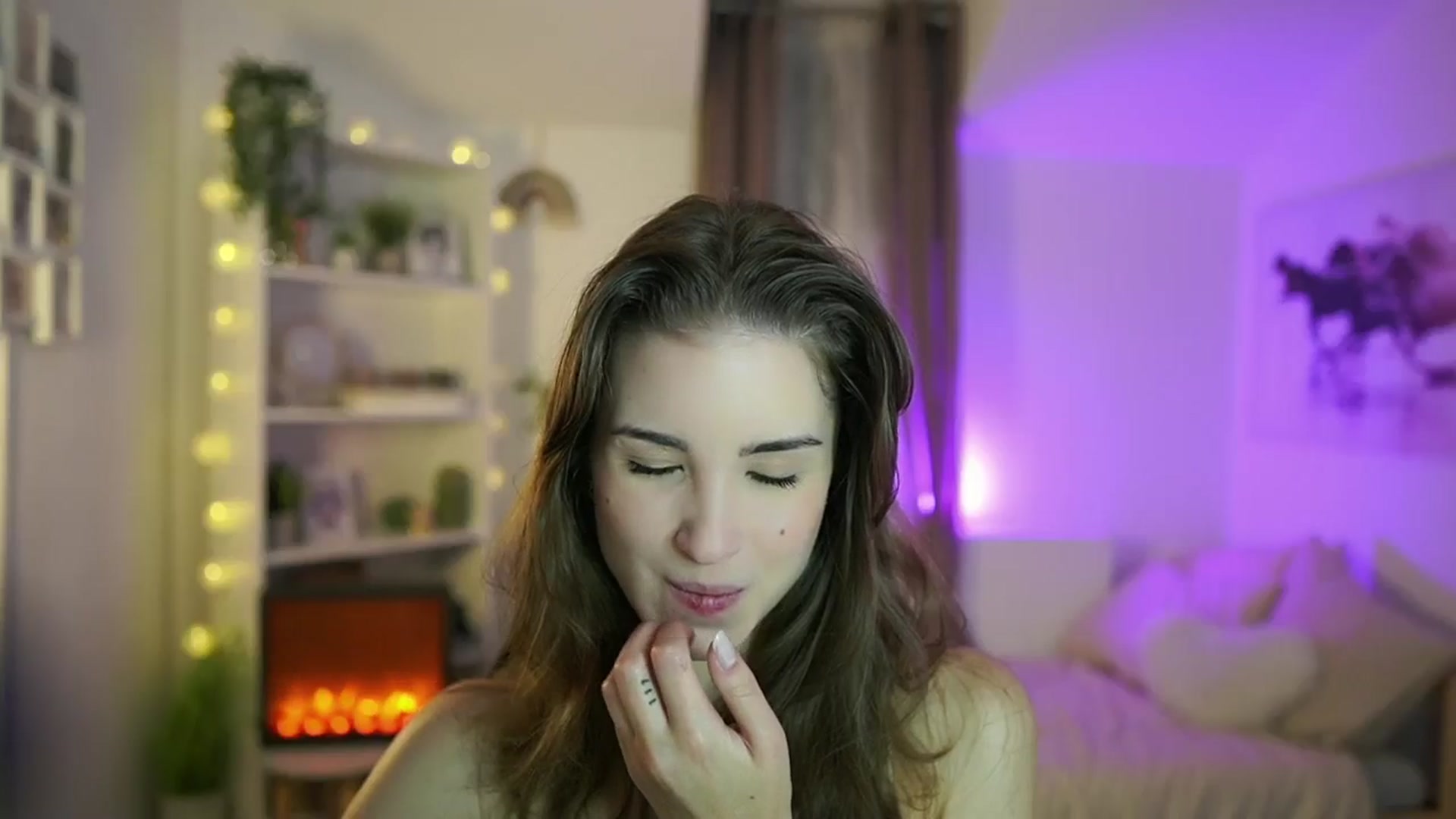 Gallery image thumbnail from Shy_jane's myfreecams stream on, 10/16/2024, 09:44 image 9 of 20