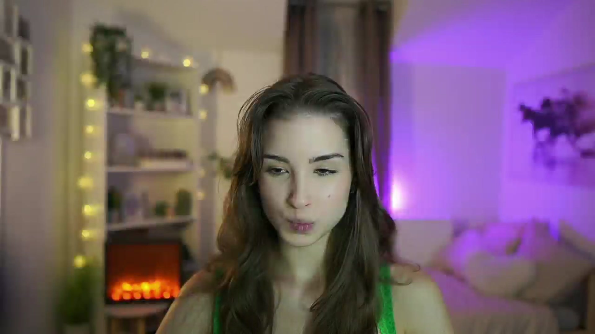 Gallery image thumbnail from Shy_jane's myfreecams stream on, 10/16/2024, 10:40 image 2 of 20