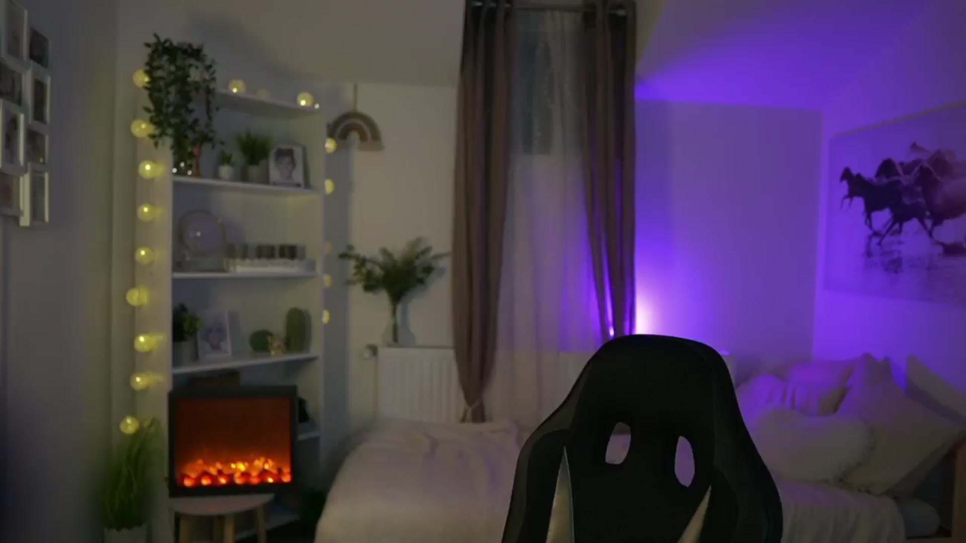 Gallery image thumbnail from Shy_jane's myfreecams stream on, 10/16/2024, 10:40 image 3 of 20