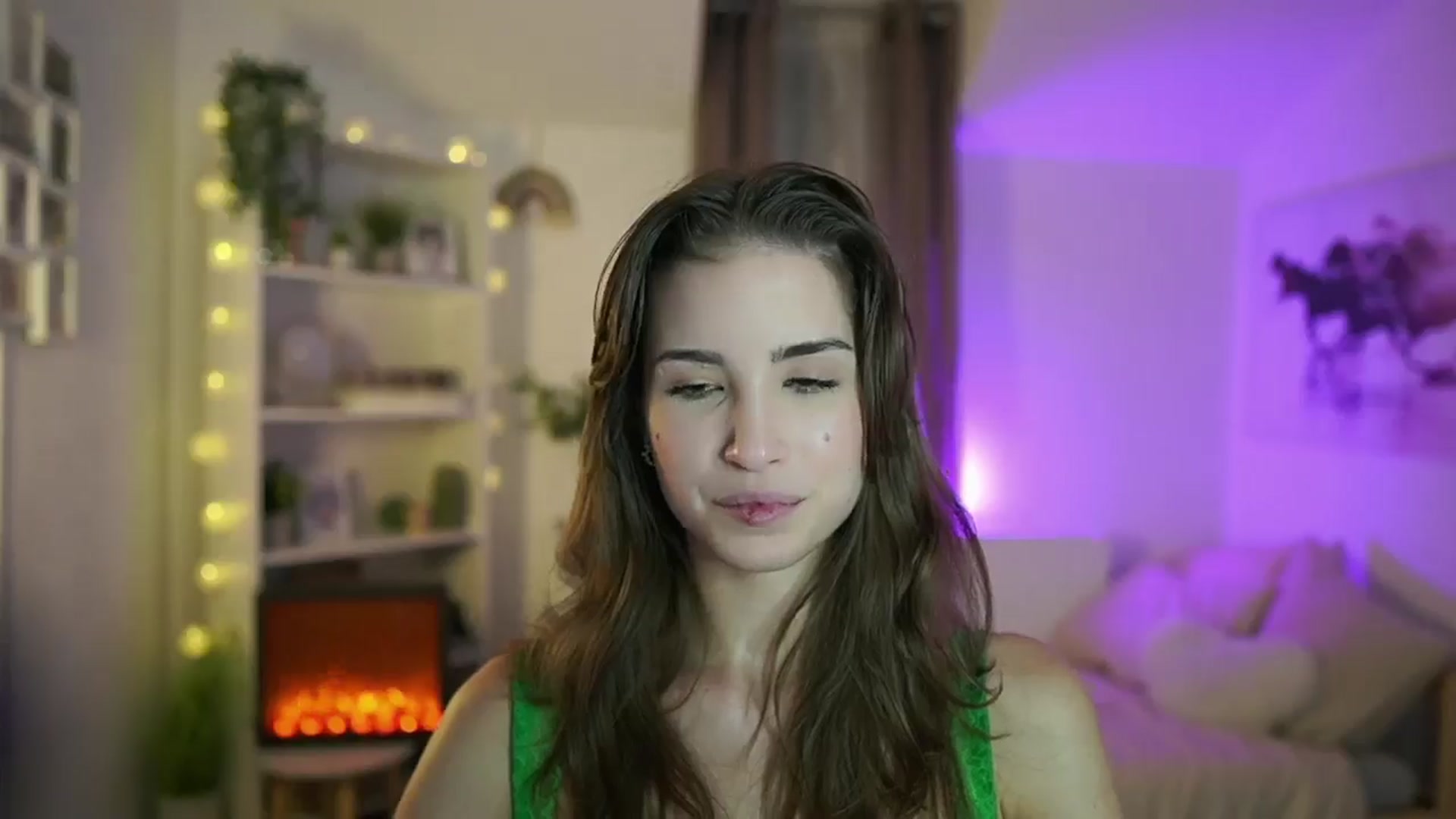Gallery image thumbnail from Shy_jane's myfreecams stream on, 10/16/2024, 12:45 image 8 of 20