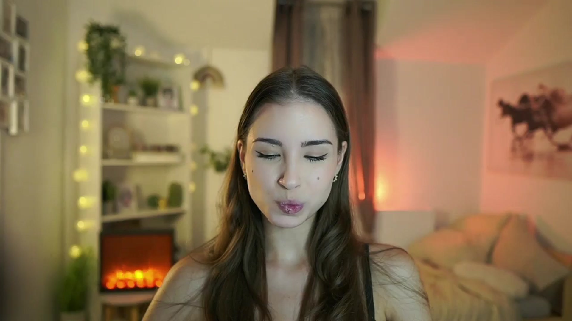 Gallery image thumbnail from Shy_jane's myfreecams stream on, 10/17/2024, 10:34 image 18 of 20