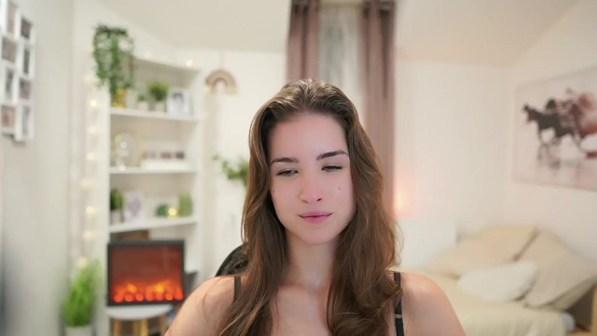 Gallery image thumbnail from Shy_jane's myfreecams stream on, 10/22/2024, 16:05 image 5 of 20