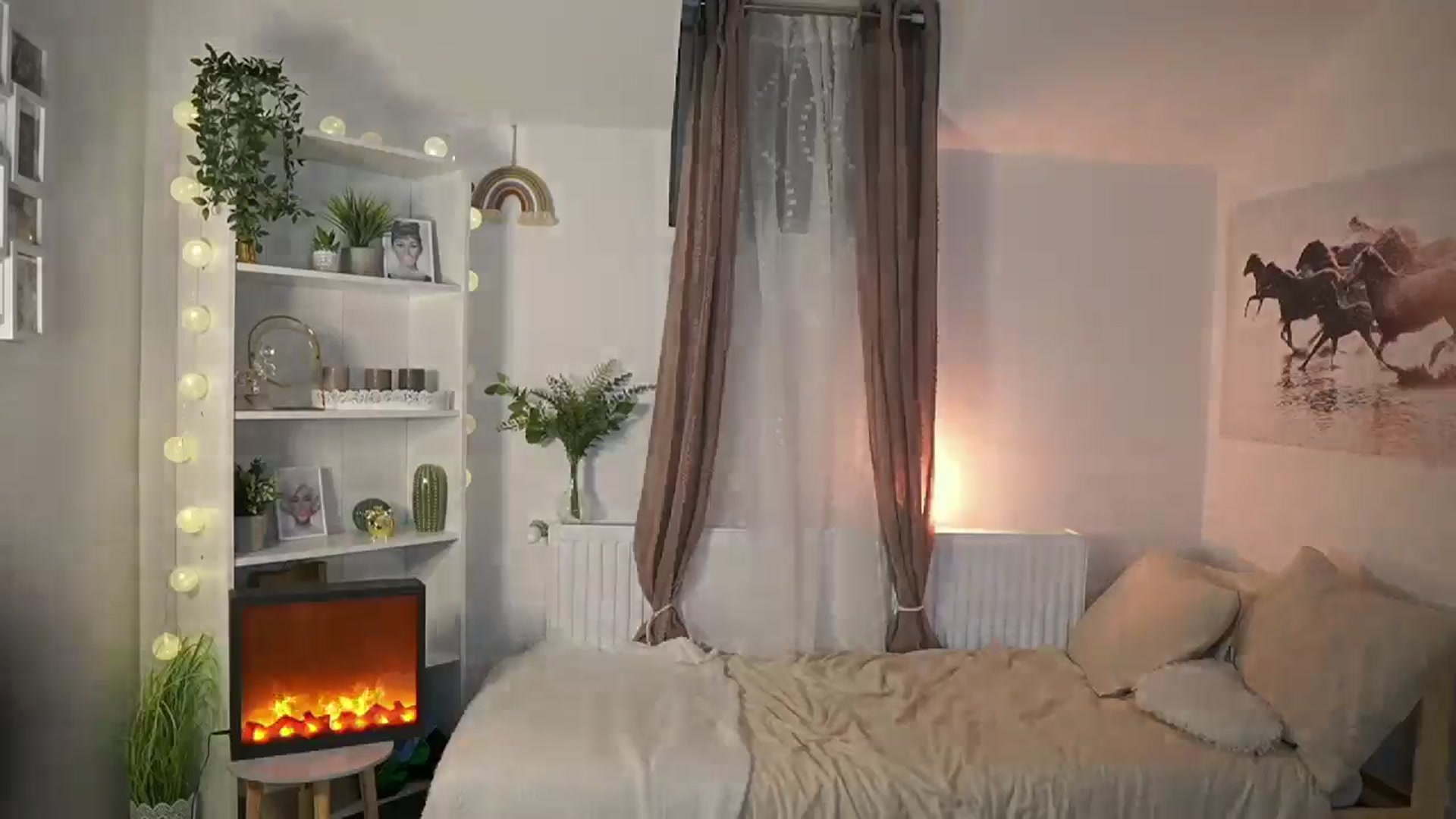 Gallery image thumbnail from Shy_jane's myfreecams stream on, 11/29/2024, 16:44 image 13 of 20