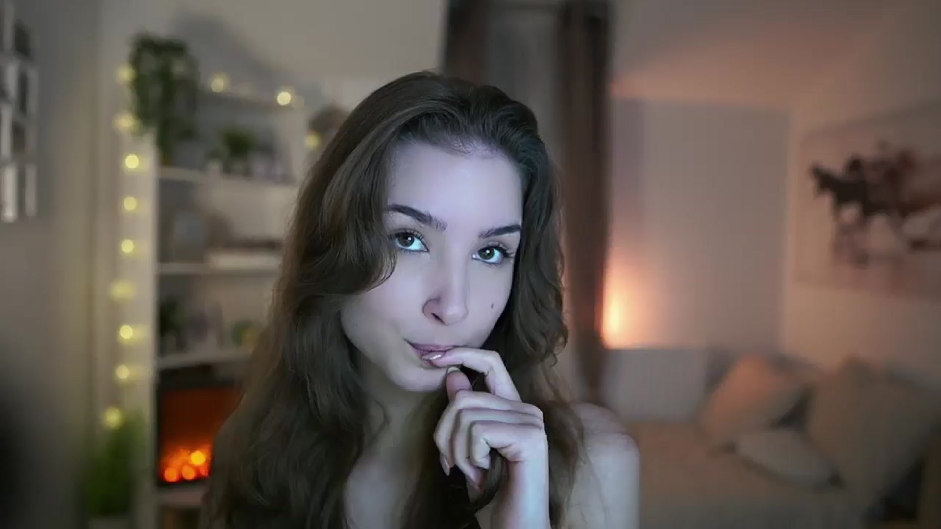 Gallery image thumbnail from Shy_jane's myfreecams stream on, 12/03/2024, 13:11 image 10 of 20