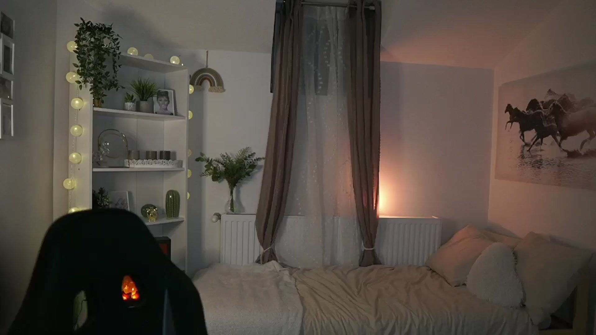 Gallery image thumbnail from Shy_jane's myfreecams stream on, 12/03/2024, 18:02 image 9 of 20