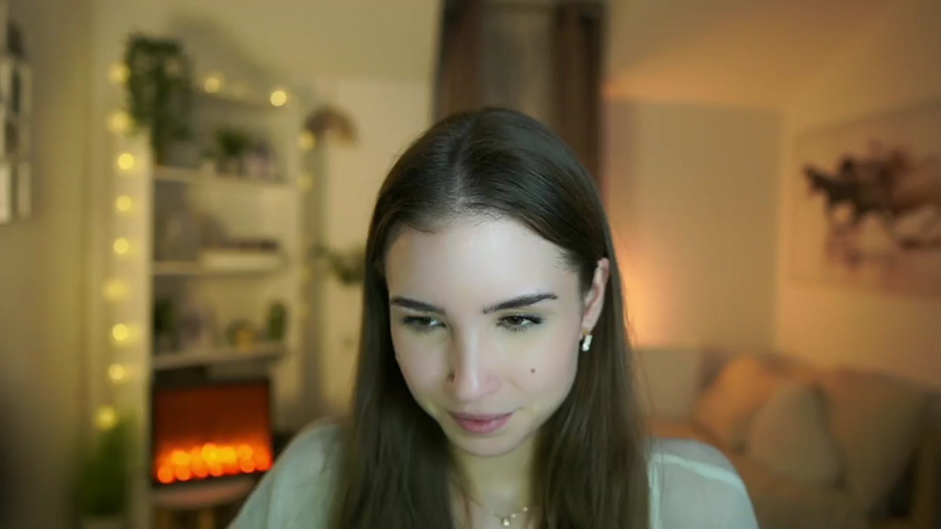 Gallery image thumbnail from Shy_jane's myfreecams stream on, 12/05/2024, 16:41 image 4 of 20