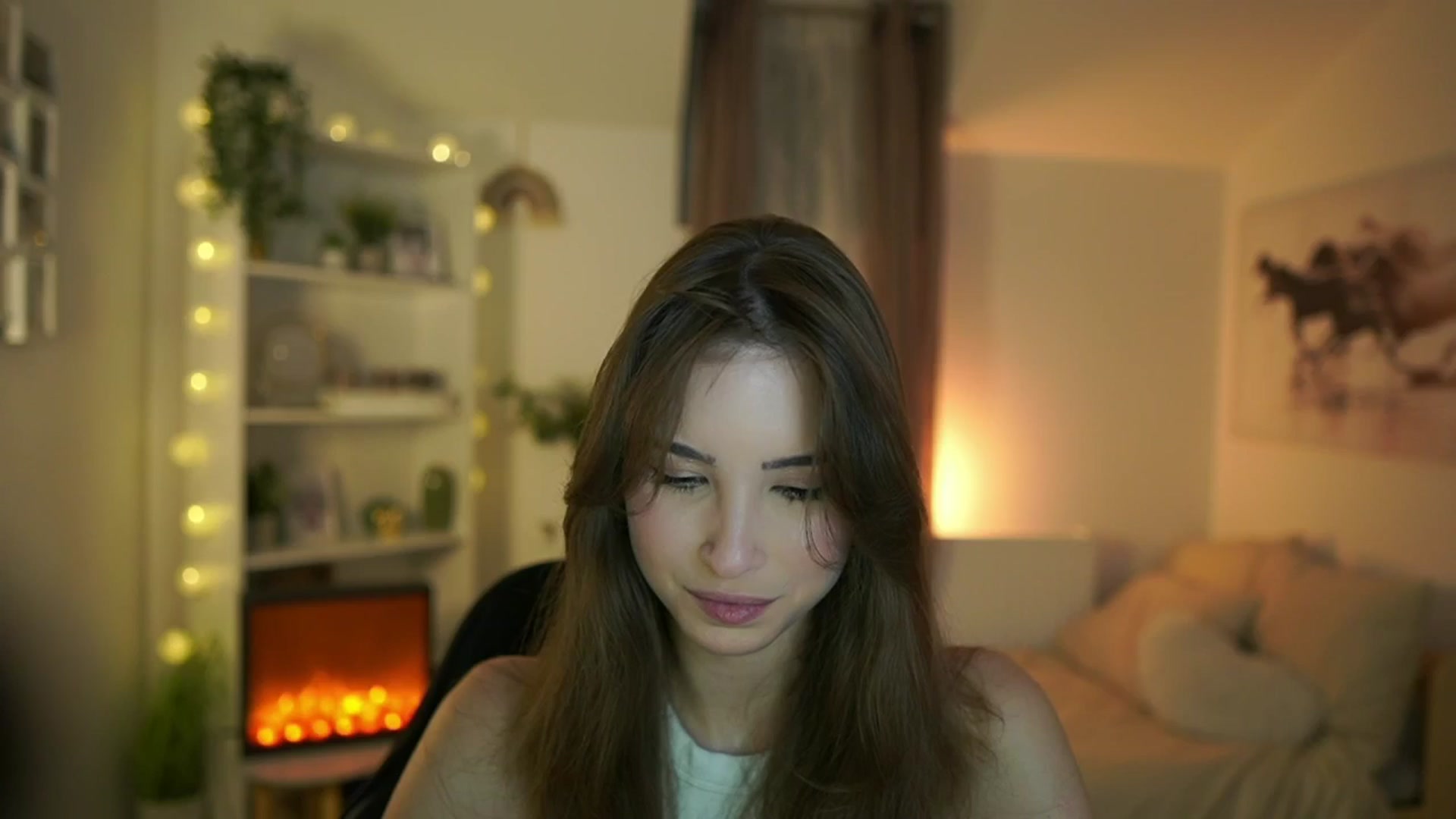 Gallery image thumbnail from Shy_jane's myfreecams stream on, 12/15/2024, 14:37 image 13 of 20