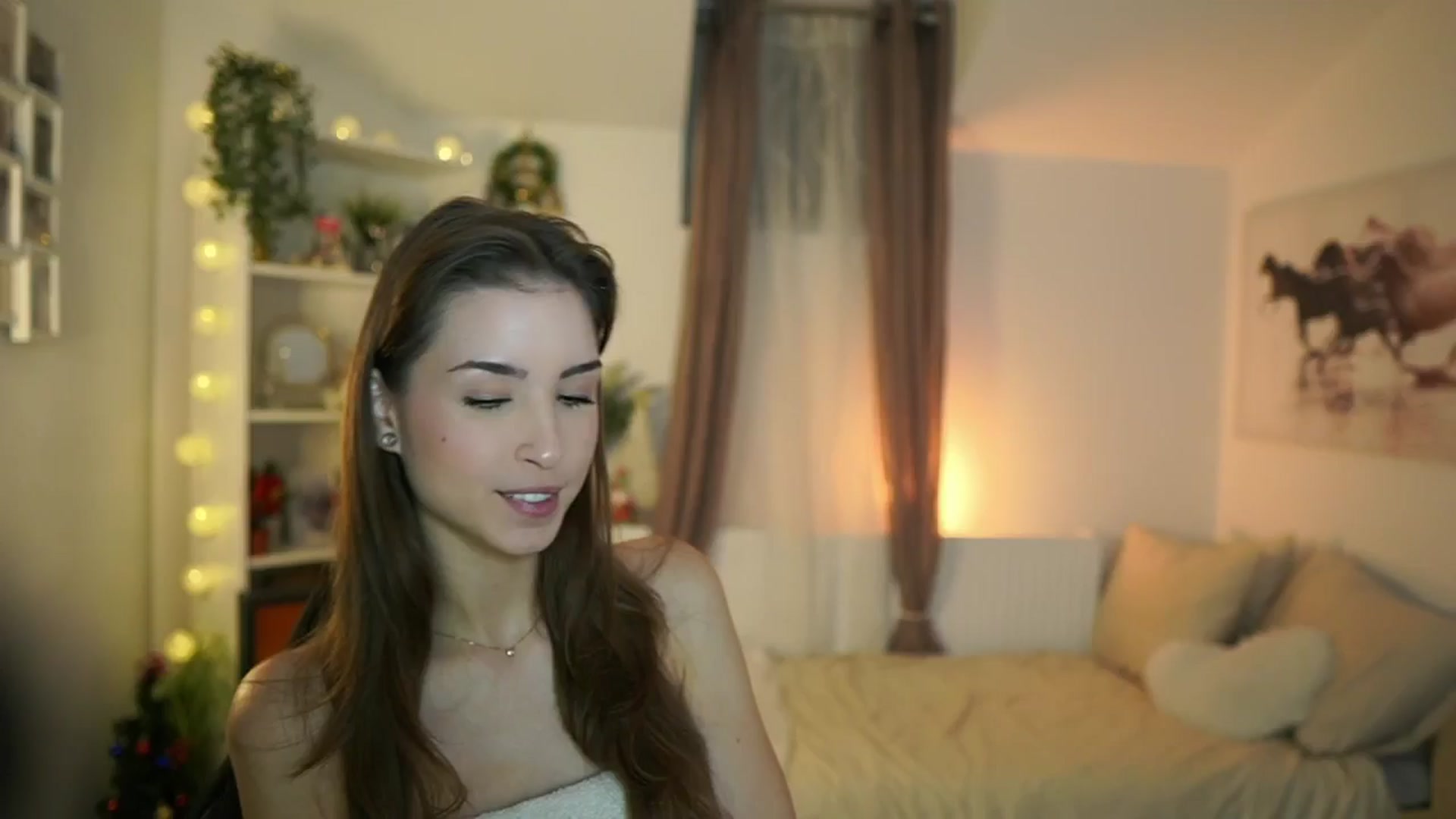 Gallery image thumbnail from Shy_jane's myfreecams stream on, 12/17/2024, 10:15 image 19 of 20