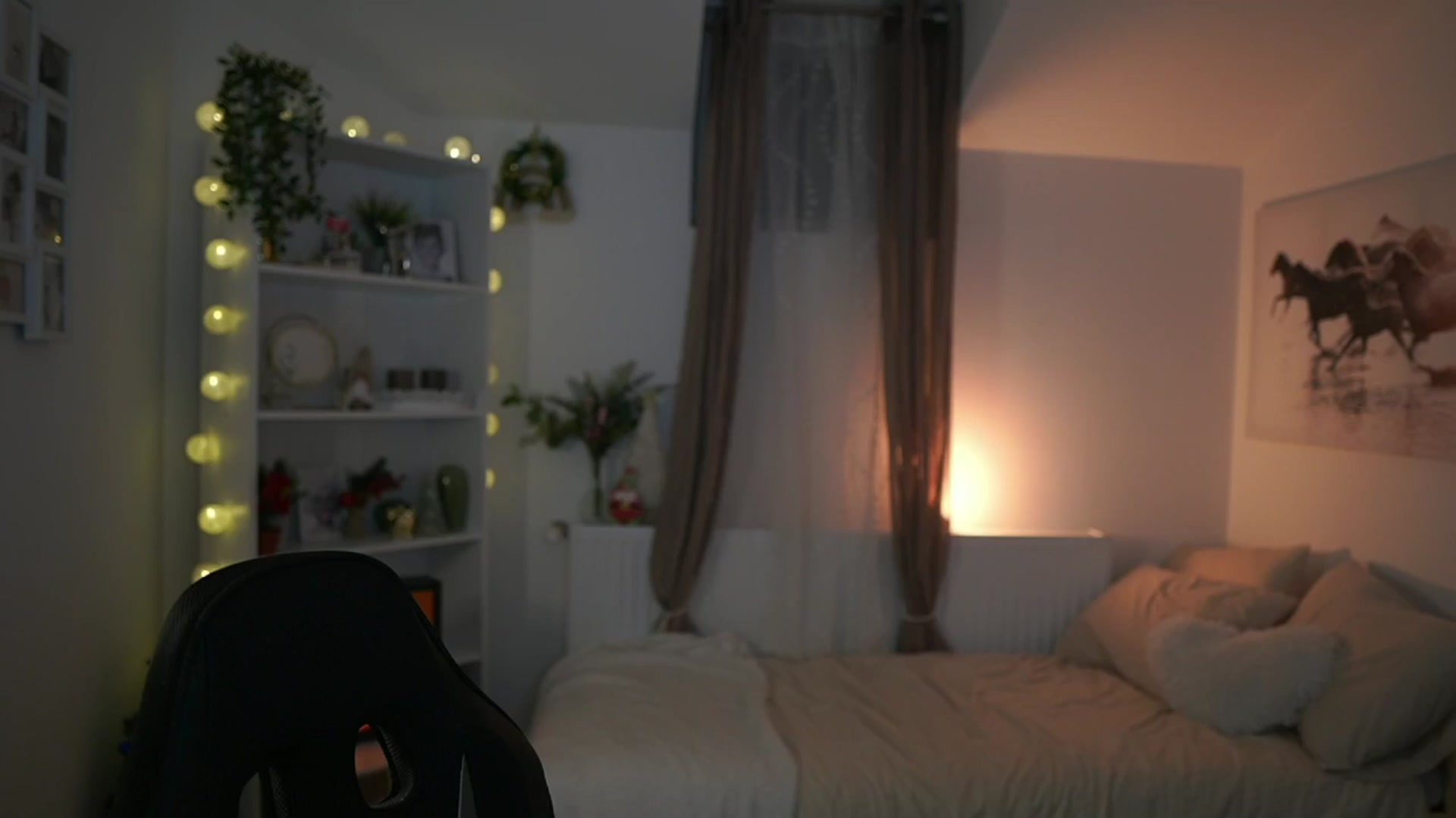 Gallery image thumbnail from Shy_jane's myfreecams stream on, 12/29/2024, 13:03 image 11 of 20