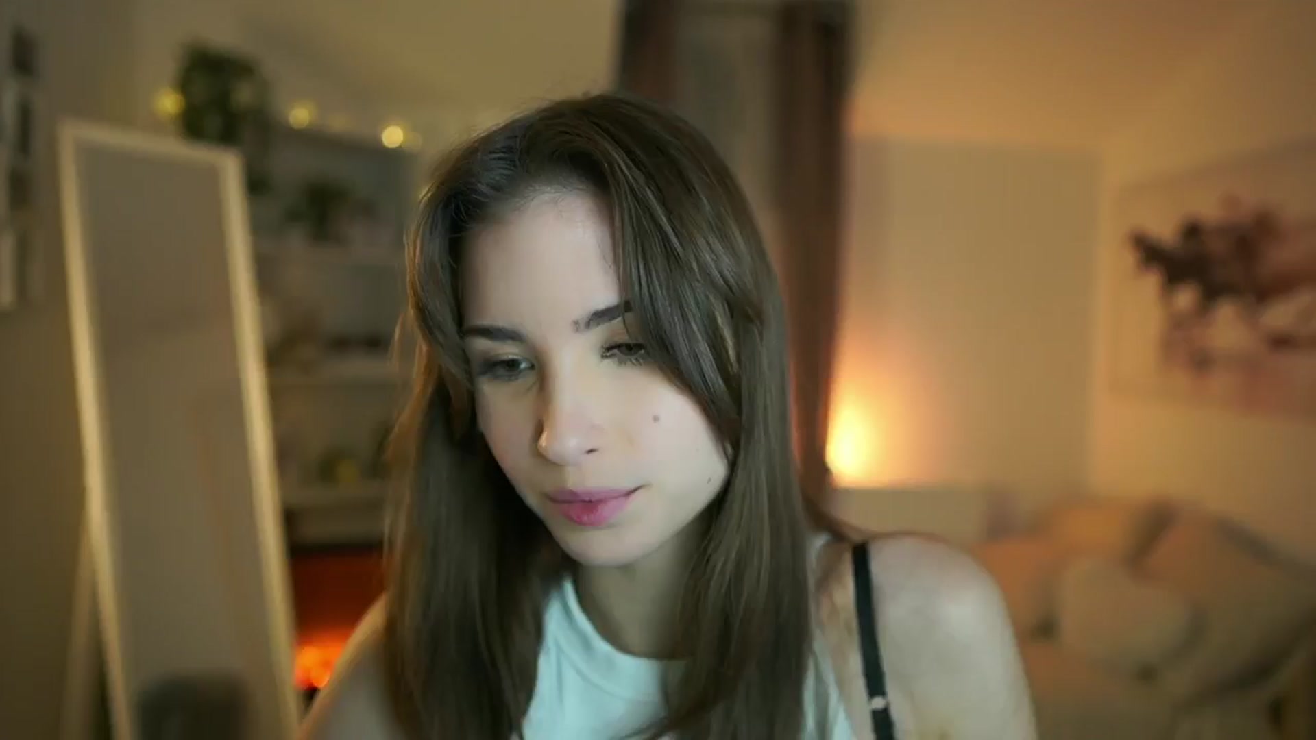Gallery image thumbnail from Shy_jane's myfreecams stream on, 01/21/2025, 13:00 image 1 of 20