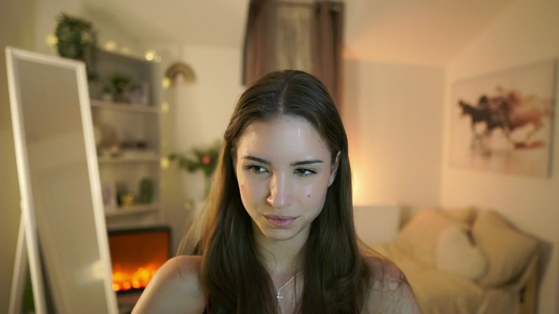 Gallery image thumbnail from Shy_jane's myfreecams stream on, 04/08/2025, 17:11 image 3 of 20