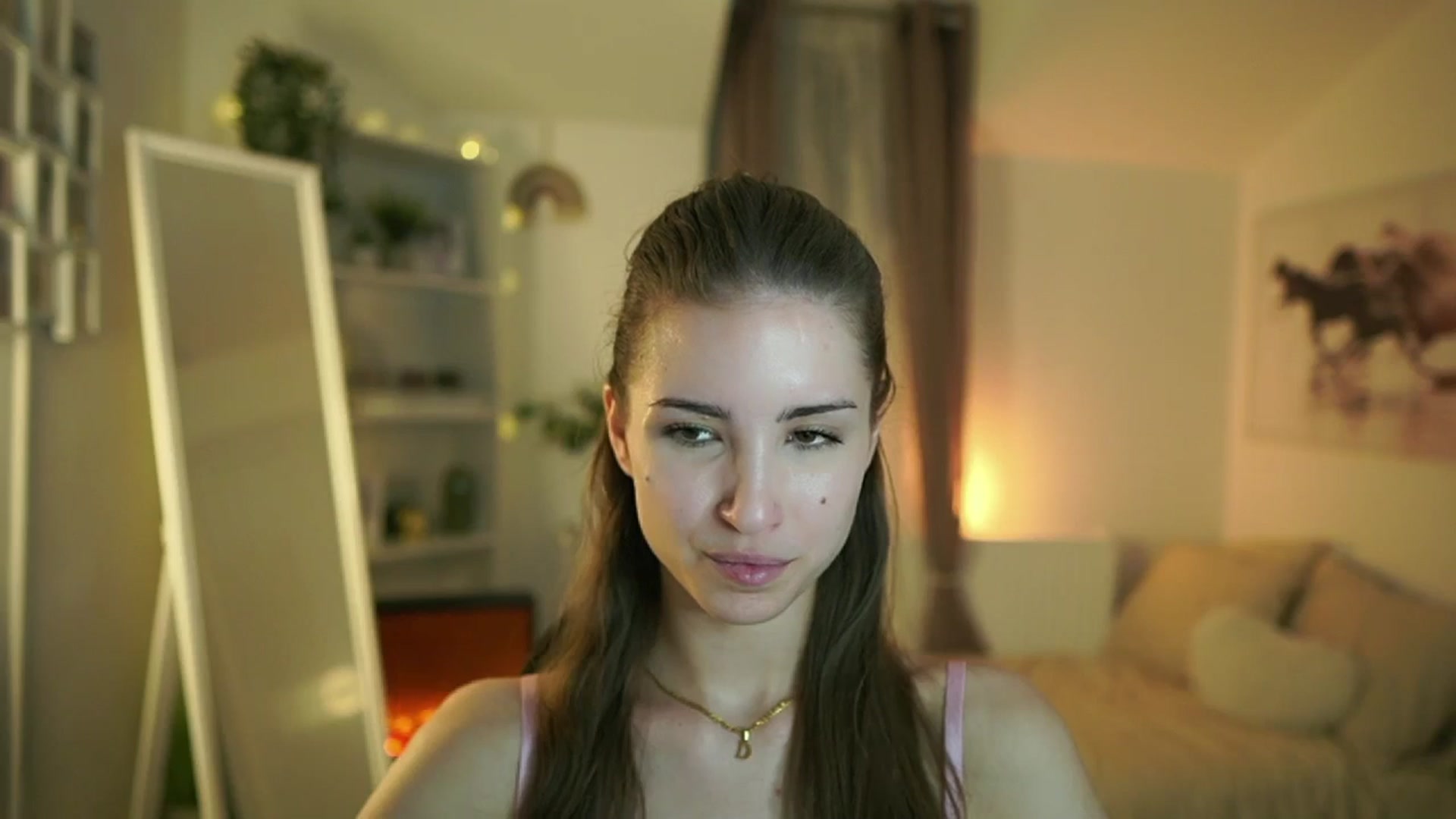 Gallery image thumbnail from Shy_jane's myfreecams stream on, 04/23/2025, 10:39 image 7 of 20