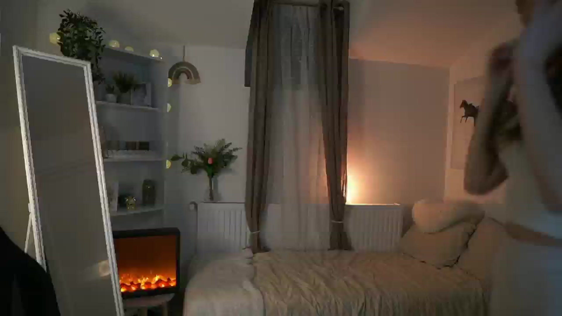 Gallery image thumbnail from Shy_jane's myfreecams stream on, 04/25/2025, 14:35 image 19 of 20
